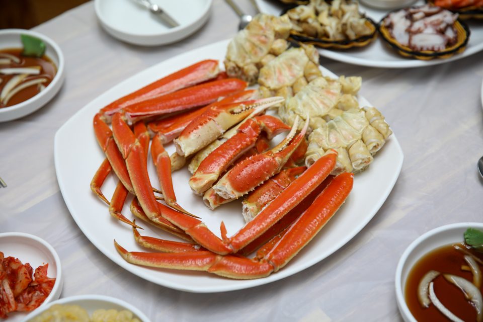 대게 맛집은 주방이 아니라 새벽에 갈립니다 대표 이미지